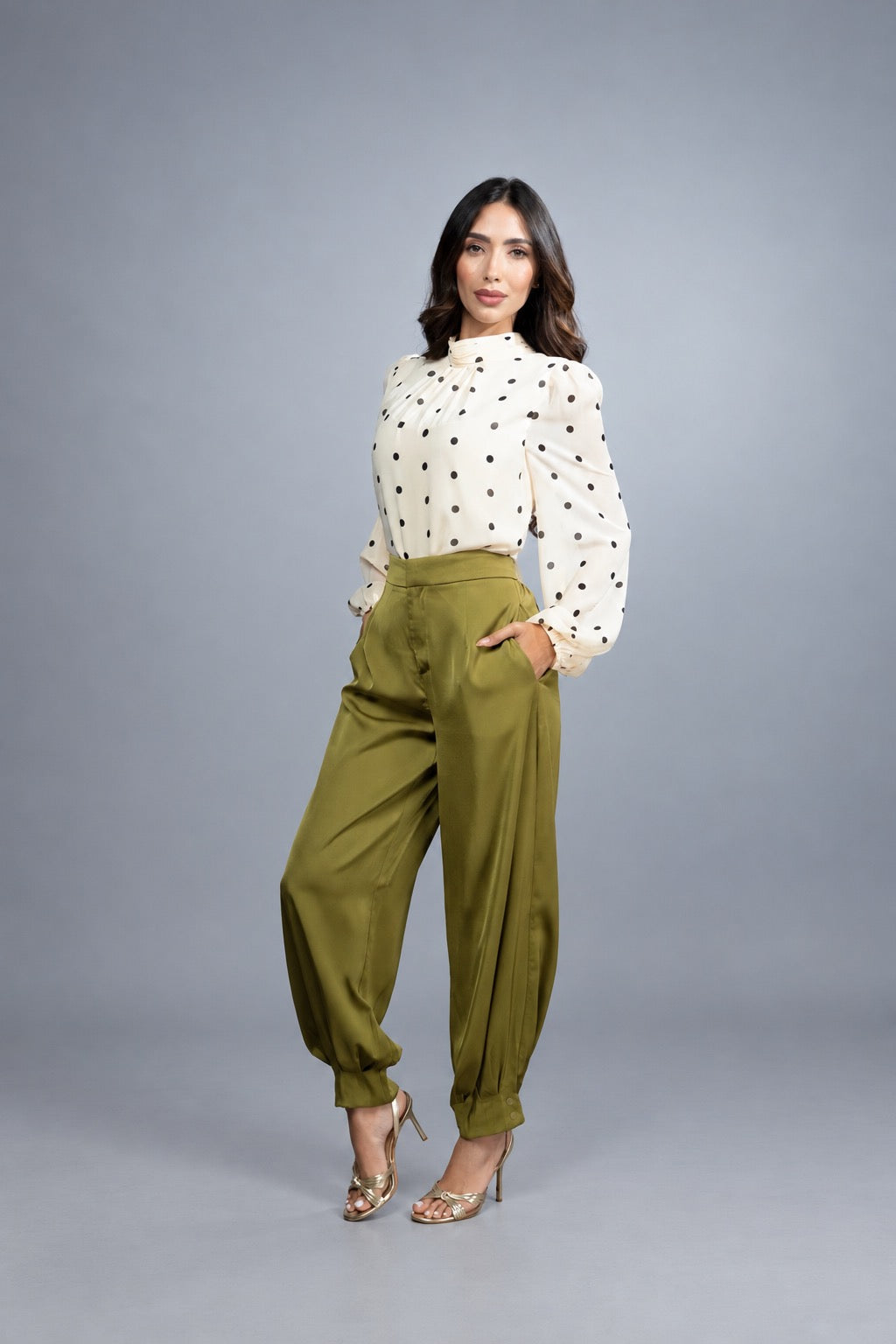 Gentle Satin Tapered Pants - Olivo 4