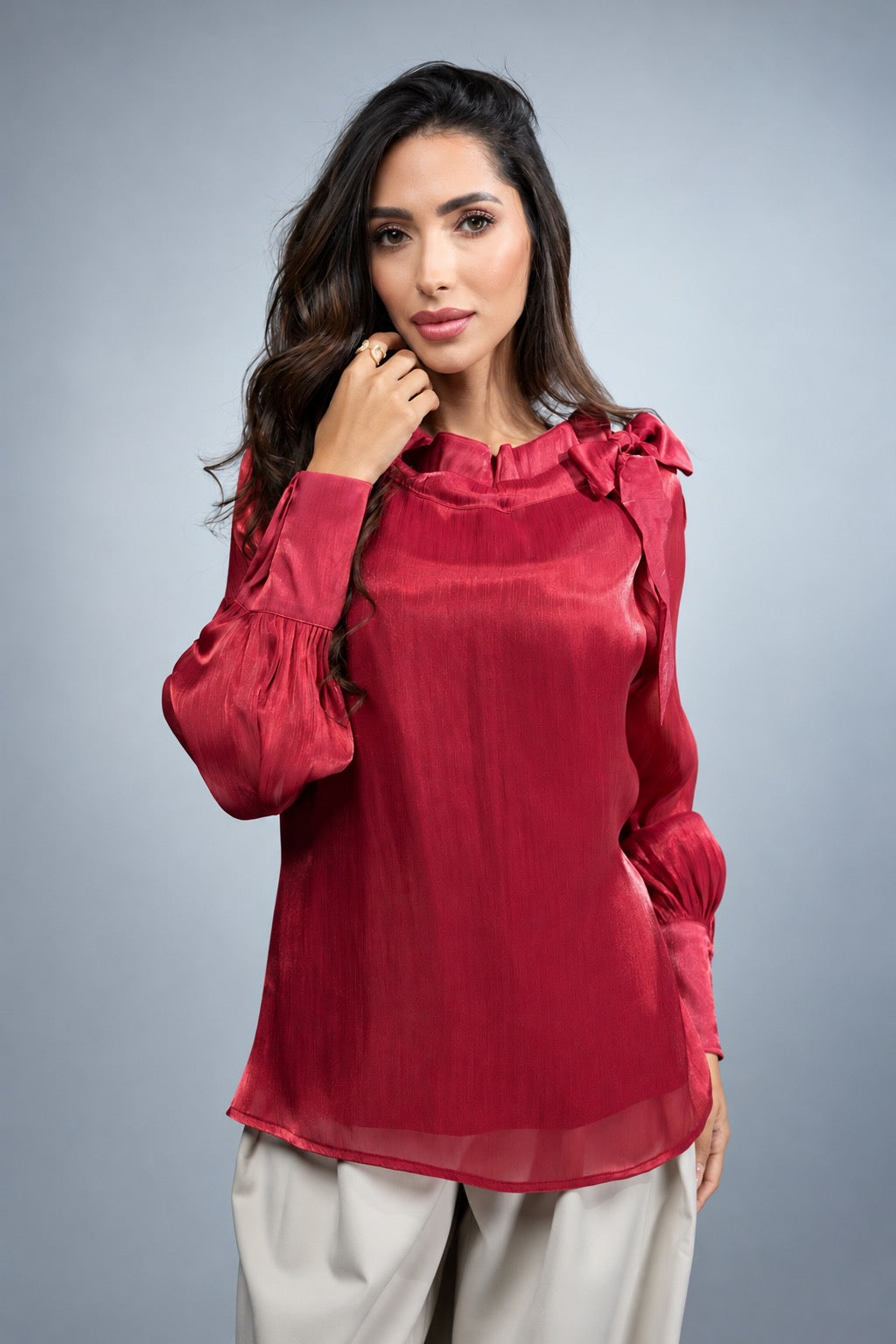 Radiant Ruffle Neck Bow Blouse - Borgoña 1